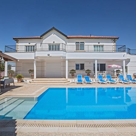 Papas Family Villa Paralimni Bagian luar foto