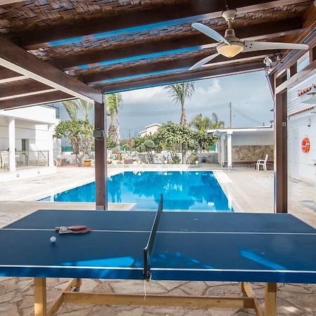 Papas Family Villa Paralimni Bagian luar foto