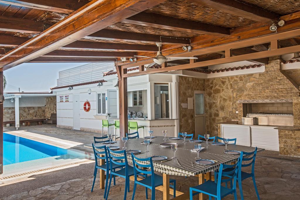 Papas Family Villa Paralimni Bagian luar foto