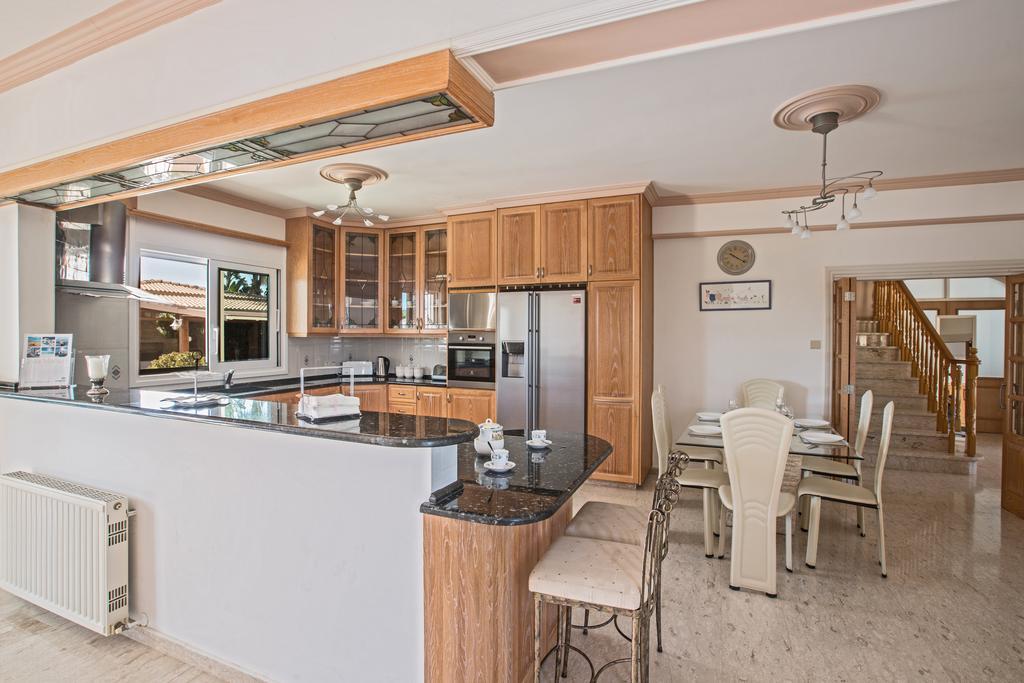 Papas Family Villa Paralimni Bagian luar foto