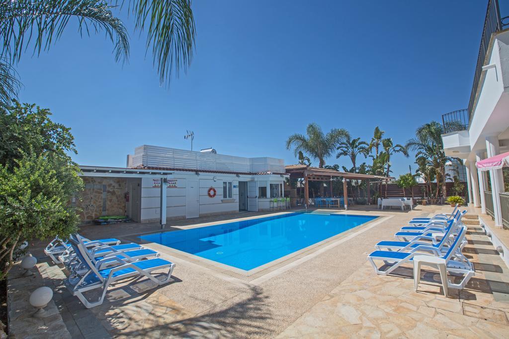 Papas Family Villa Paralimni Bagian luar foto