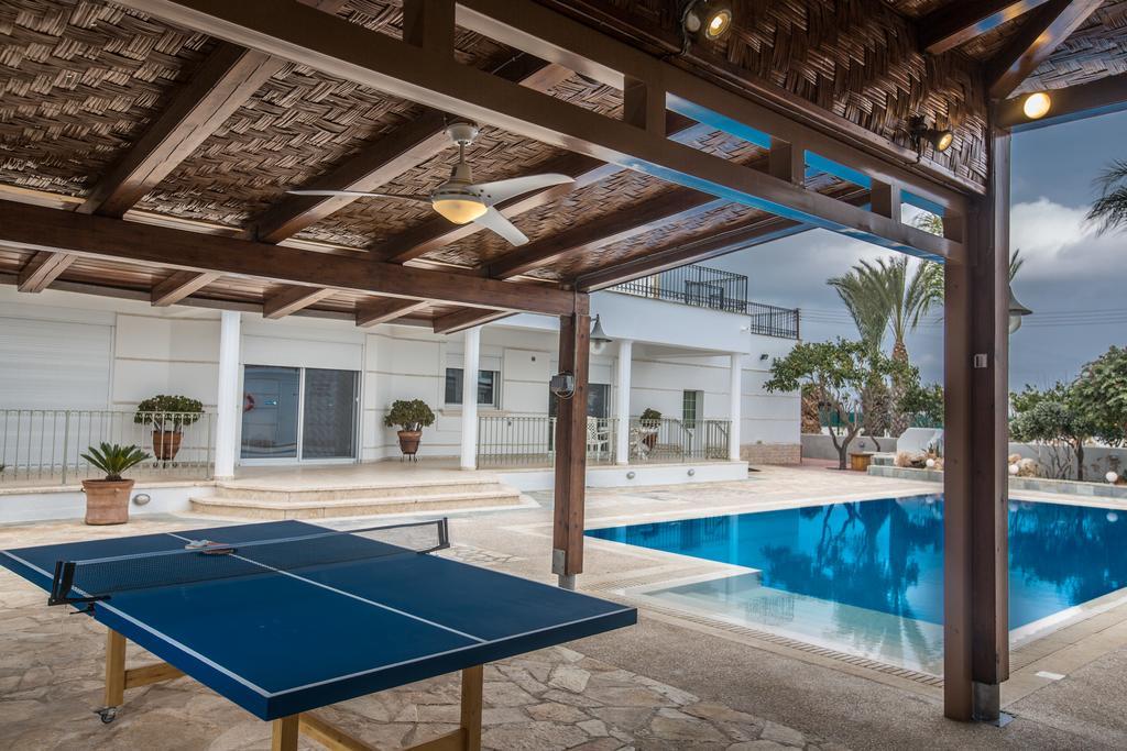 Papas Family Villa Paralimni Bagian luar foto